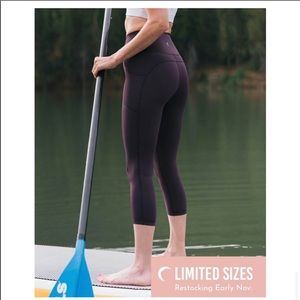 Brand new 8-10 high rise wine brilliant zyia Capri